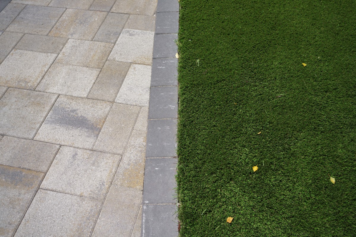 How to Choose the Best Paver Border Empire Pavers